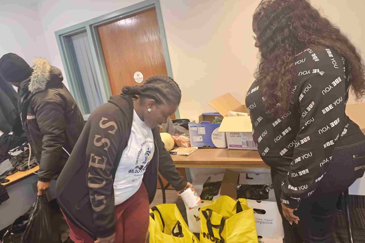 Volunteering in happiness (14)
